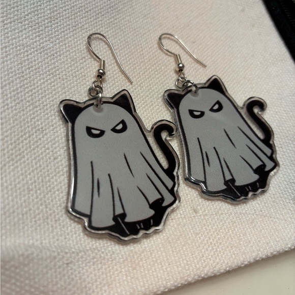 Jewelry - Ghost Cat Dangle Earrings - Gray
